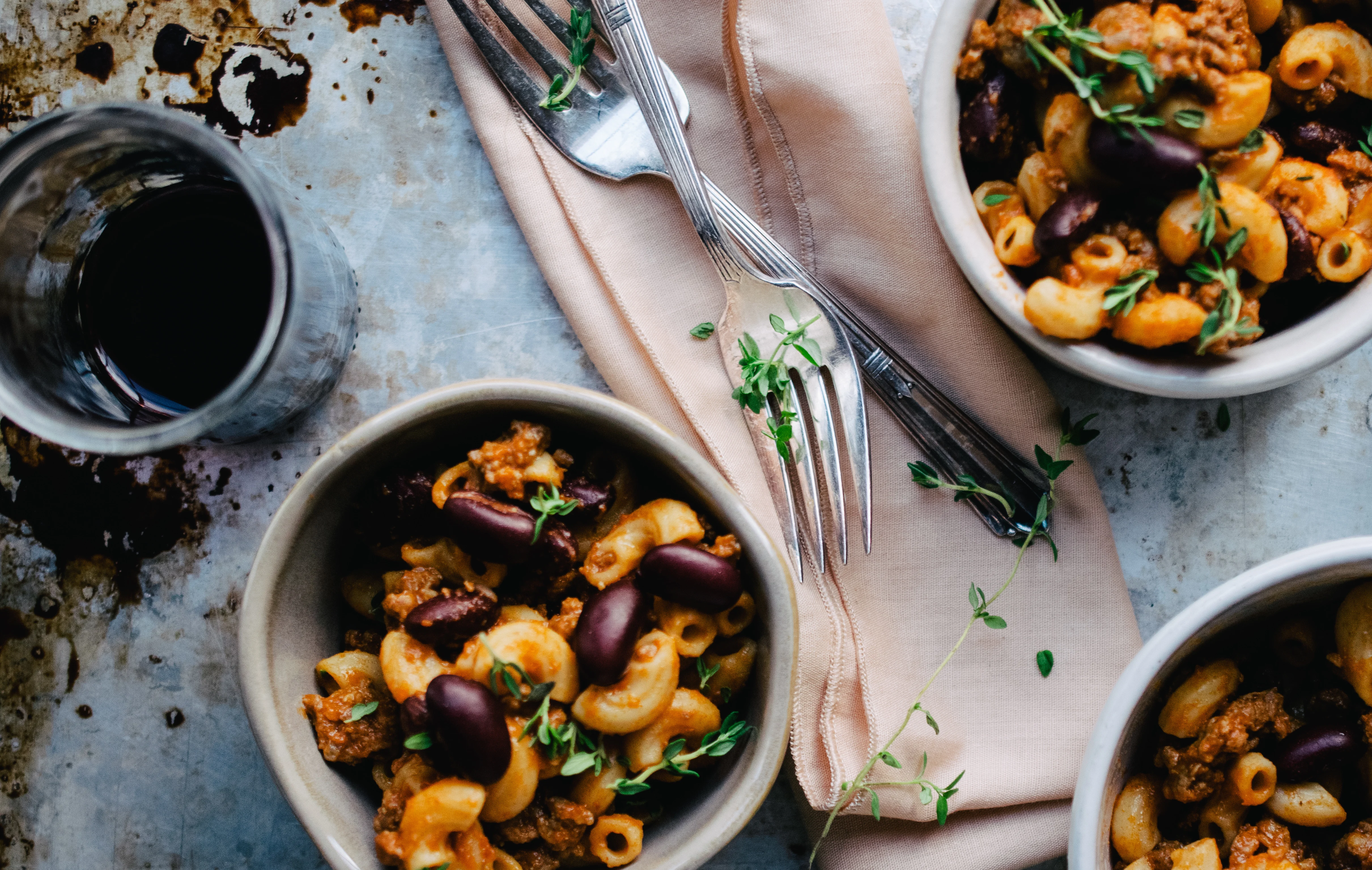 Ground beef, macaroni and kidney bean pasta dish.