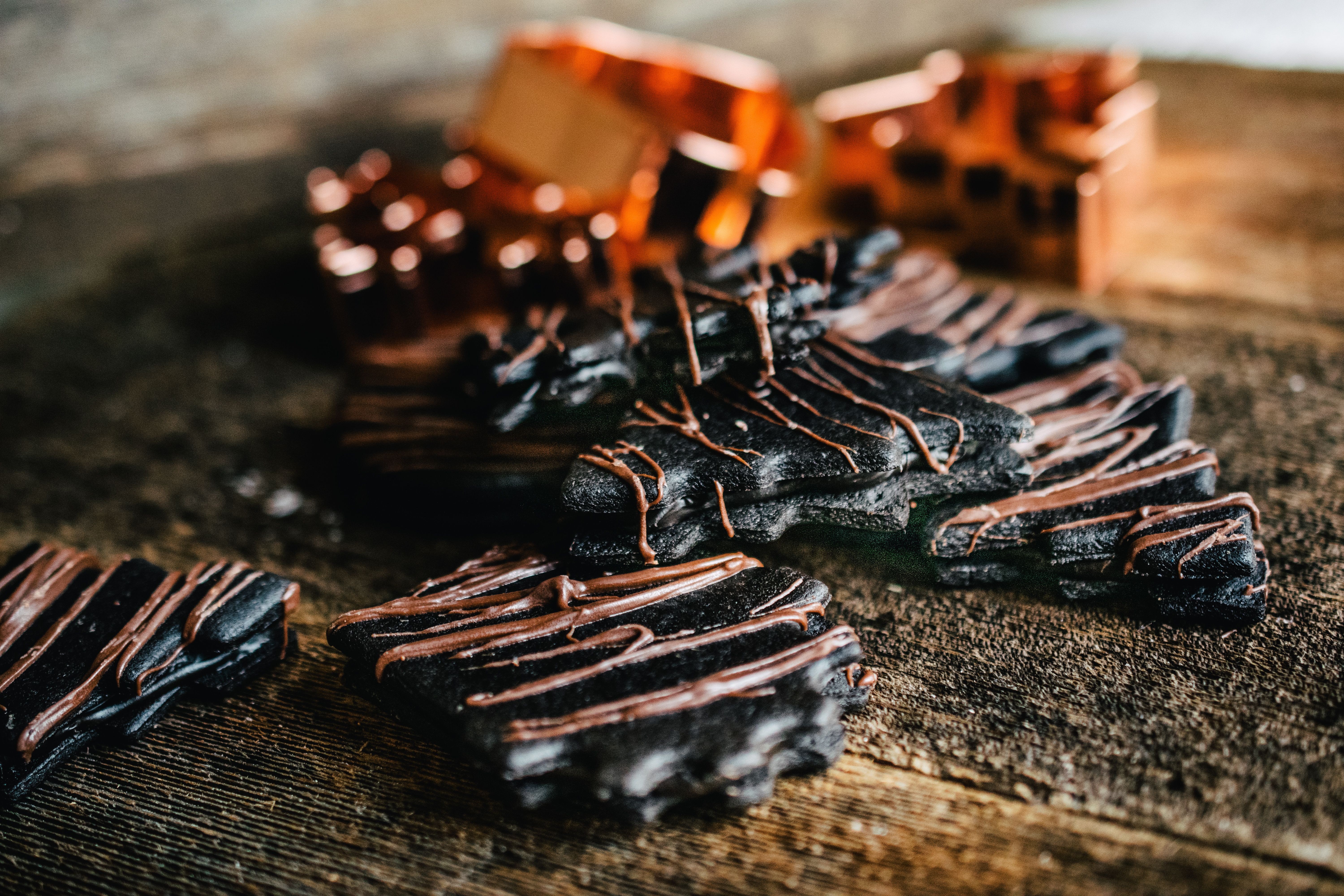 An assortment of mint chocolate sandwich cookies. 