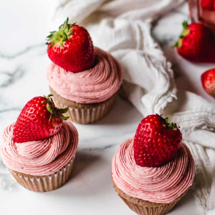 Strawberry Cupcakes - The Frozen Biscuit