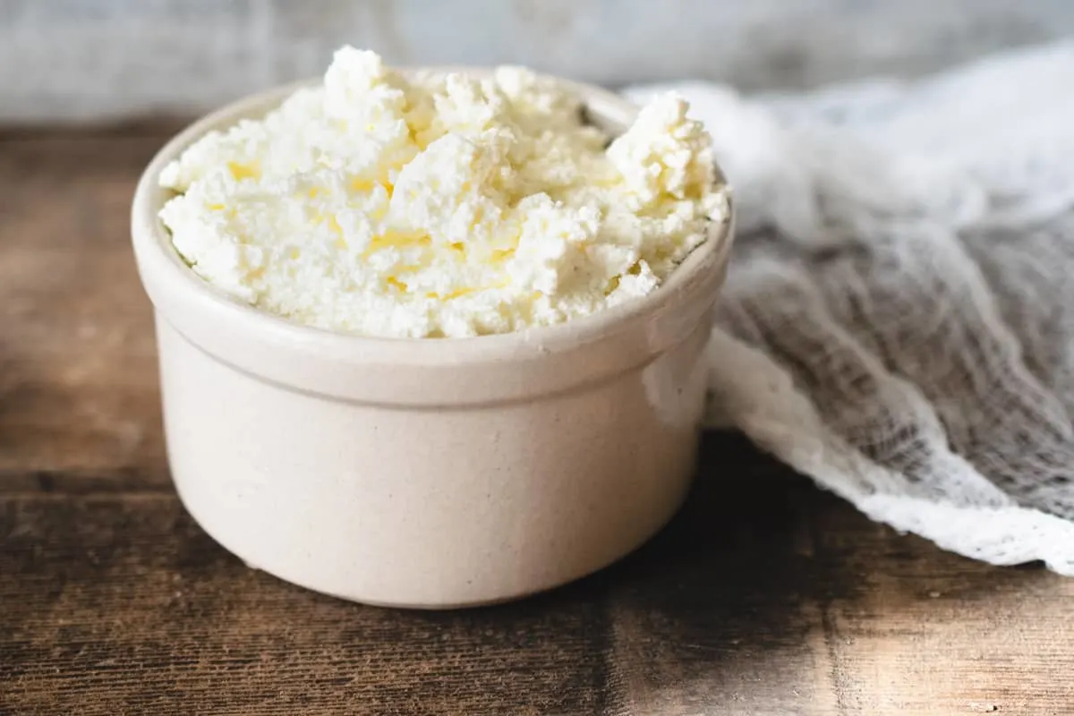 Easy Homemade Ricotta Cheese - Coley Cooks