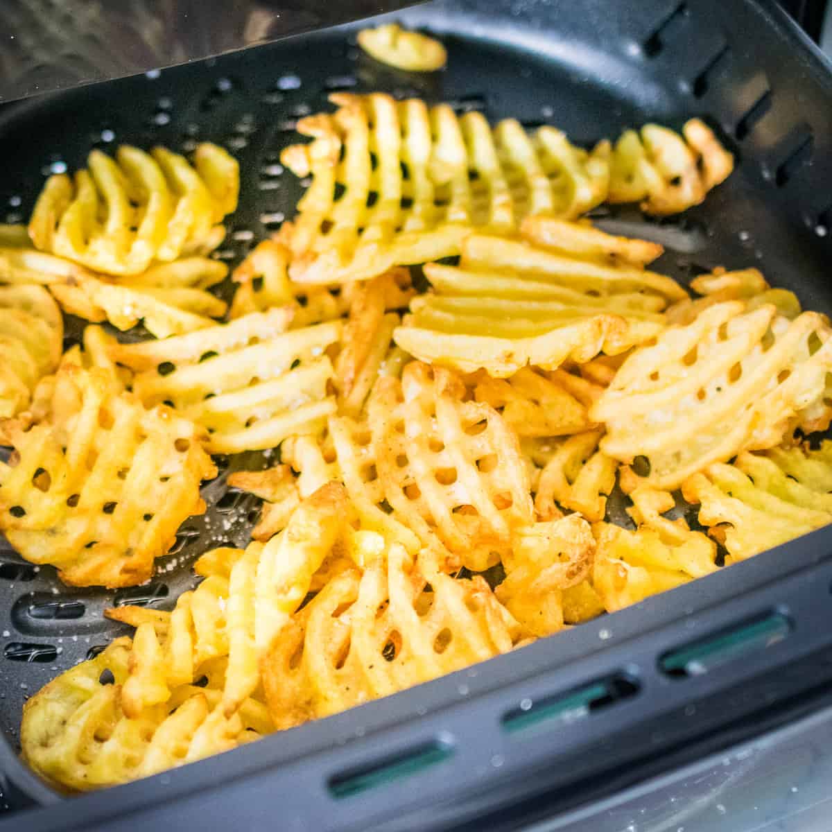 how-long-do-you-put-waffle-fries-in-the-air-fryer-crownflourmills